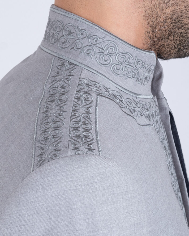 Costume Traditionnel gris cl – Image 3