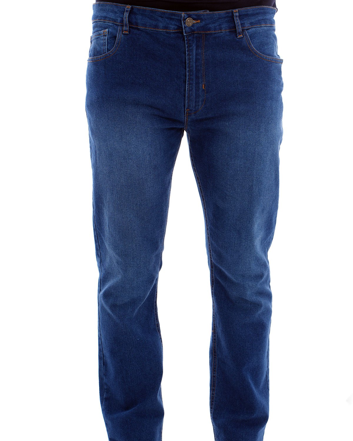 Jean Bleu Clair - Coupe Droite 1 Homme portant un jean bleu clair homme avec des baskets noires